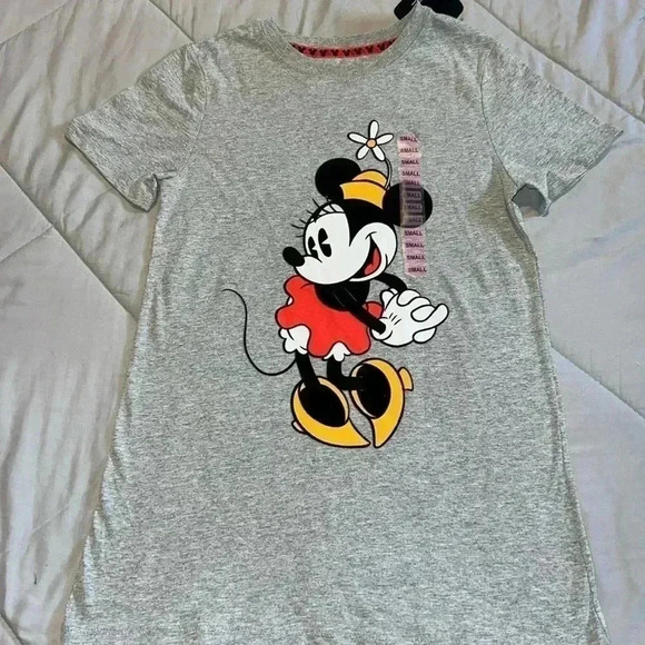 Disney Tops - Disney Minnie Mouse T-Shirts NWT Lot of 4 A8